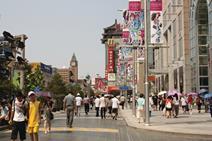 A lack of experienced staff means retailers are struggling to recruit in China